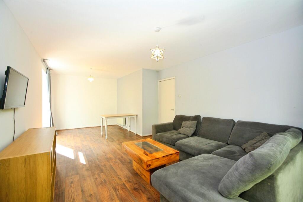 Apartment in Penarth, Llandough - View 5