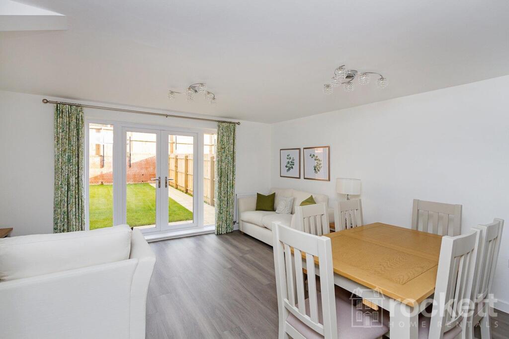 House in Stoke-on-Trent - More