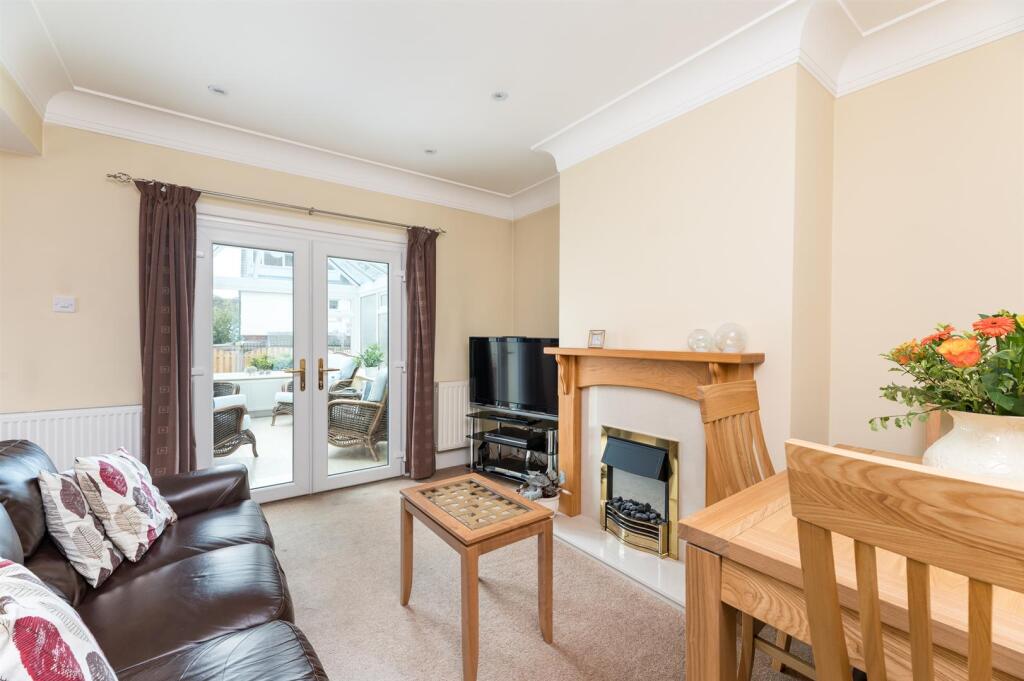 House in Leeds, Rawdon - View 3