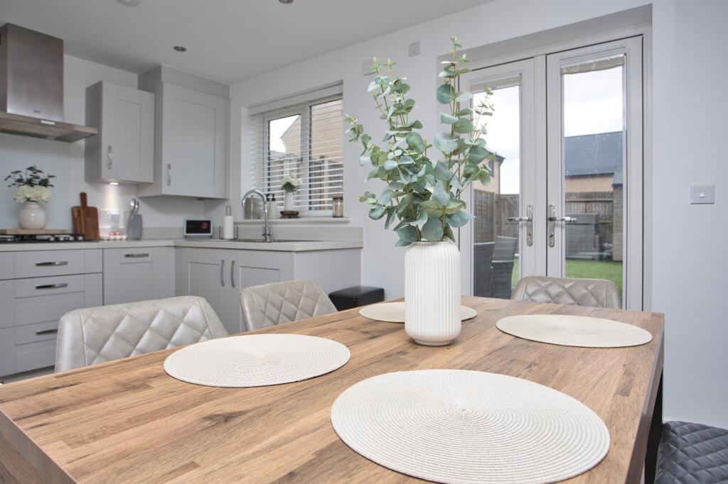 House in Folkestone, Golden Valley, Sandgate - View 3