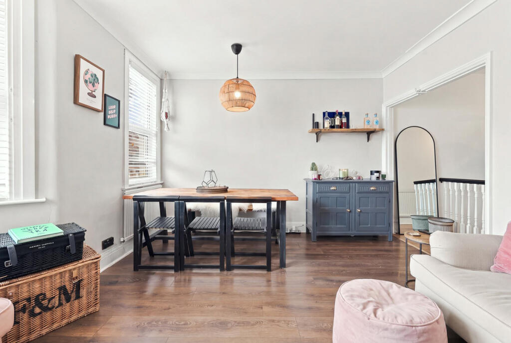 Apartment in Southend-on-Sea, Leigh-on-Sea - View 4