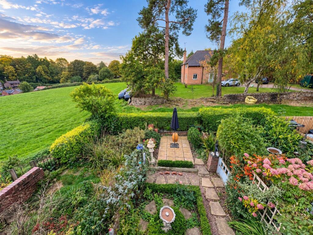 House in Staffordshire Moorlands, Cheddleton - View 4