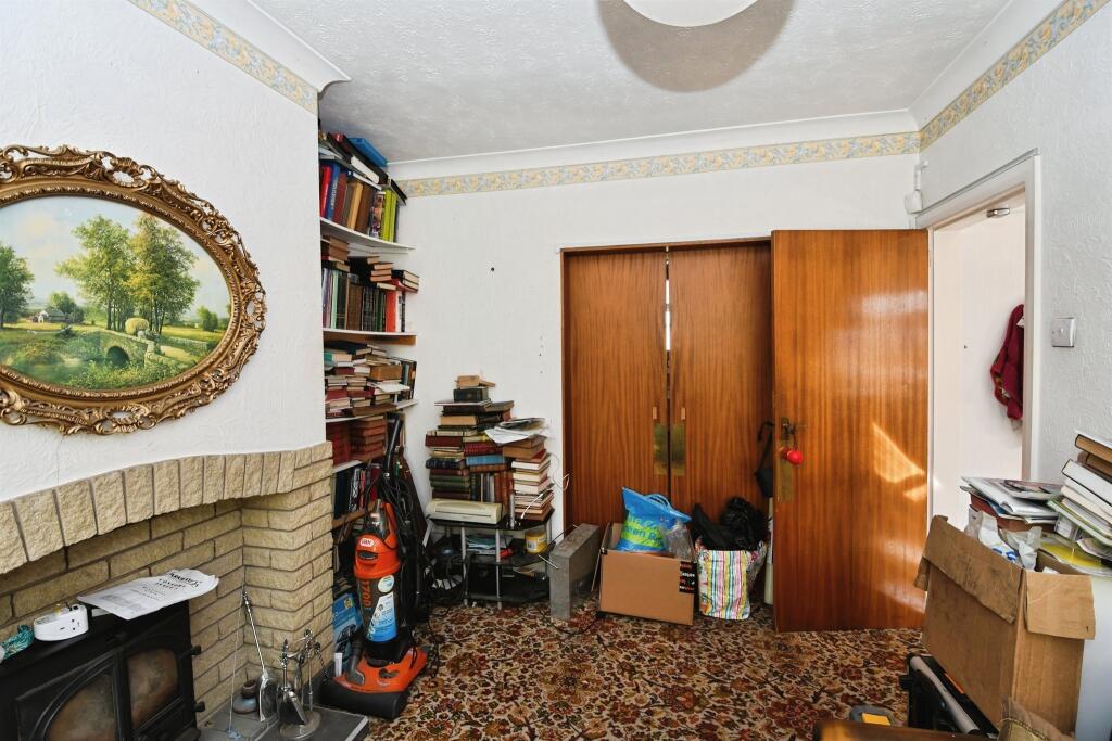 House in Doncaster, North Lincolnshire - More