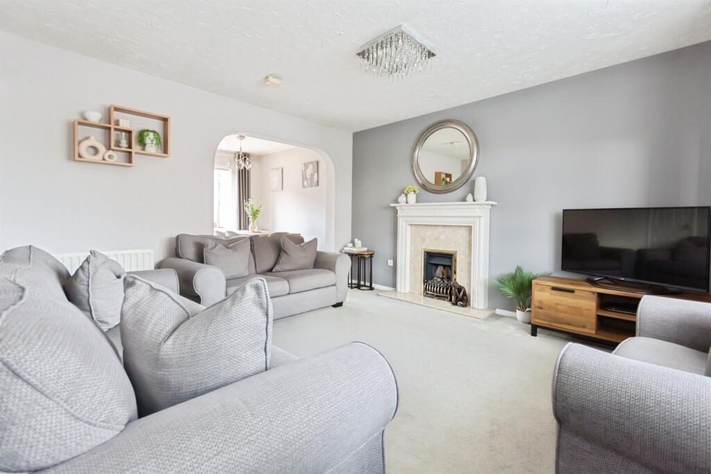 House in Redditch, Worcestershire - View 2