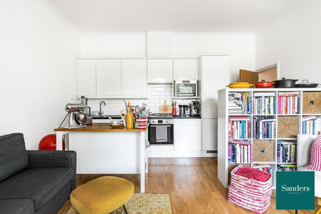 Apartment in London, Taverner Square, Highbury - View 5