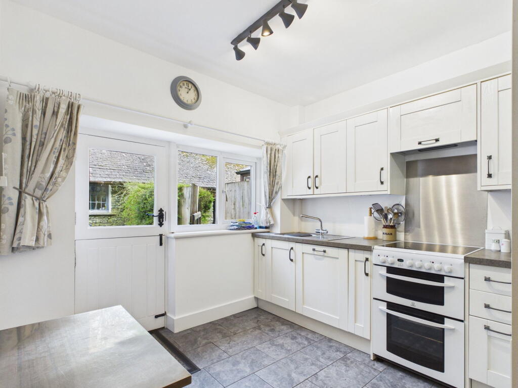 House in Ambleside, Claife - More