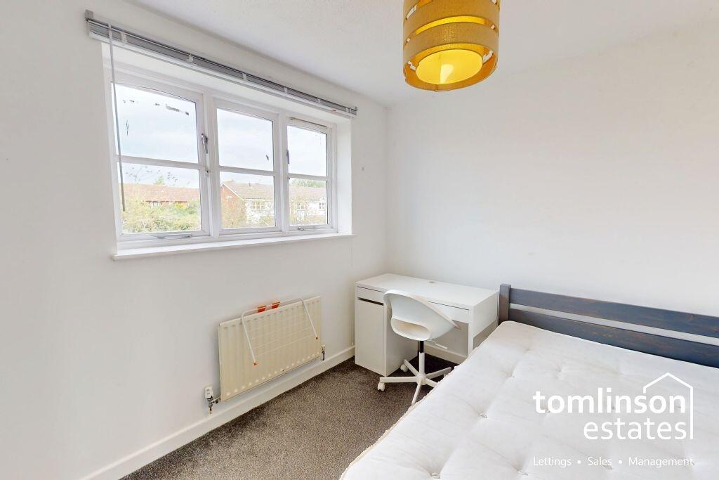 House in Nottingham, Lenton - More