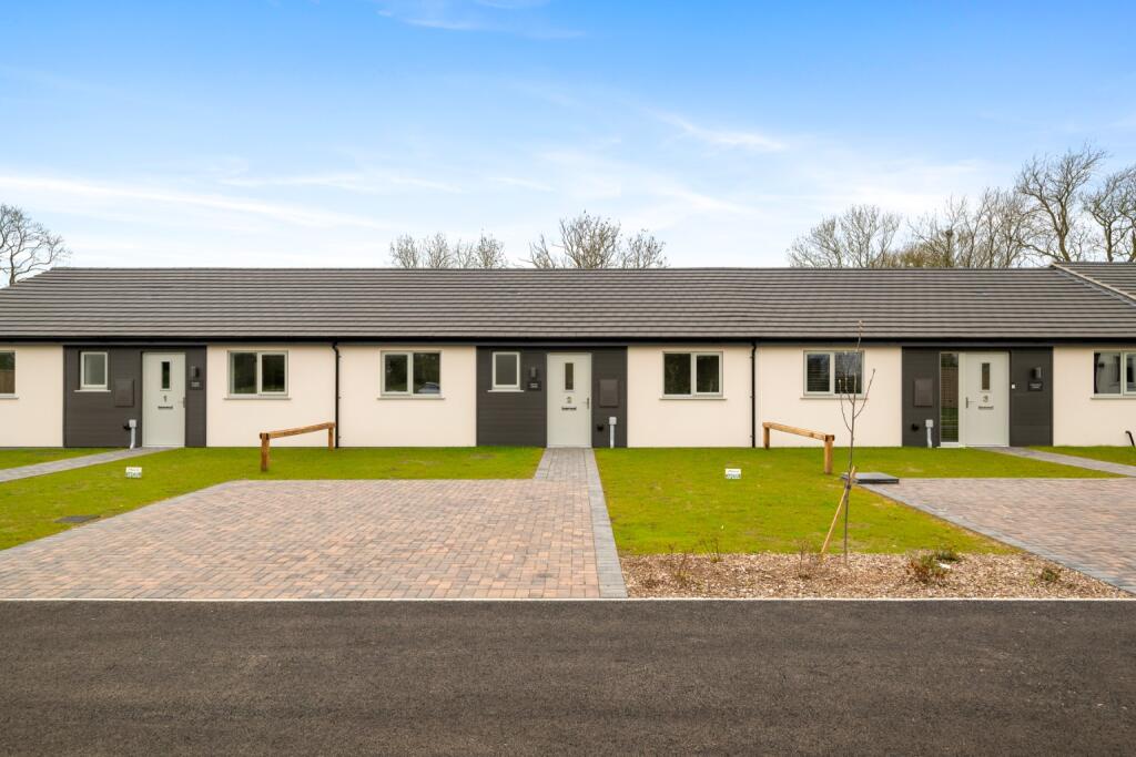 Main image of property: 2 Willow Close, Glentham, Lincolnshire, LN8 3DU, LN8