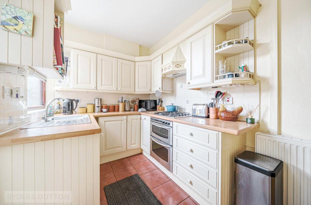 House in Oldham, Jubilee, Shaw and Crompton - View 5