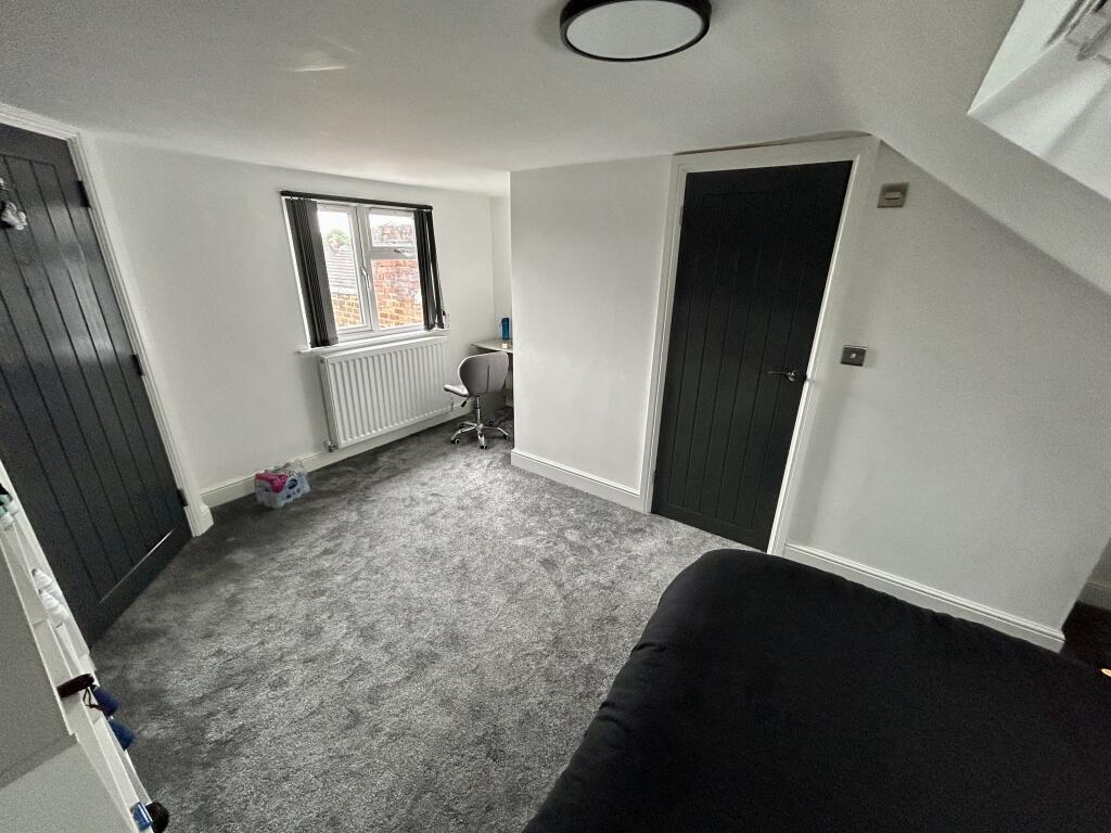 House in Kettering, North Northamptonshire - View 5