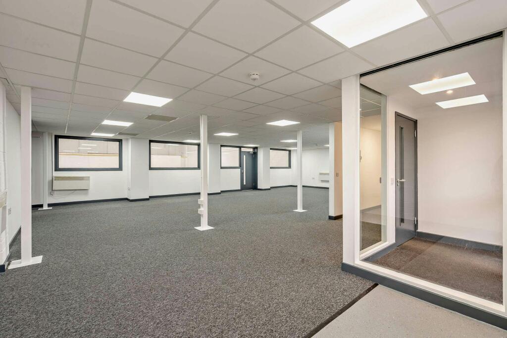 8636726interior16800.jpg