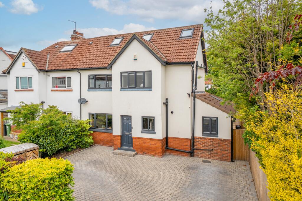Main image of property: Toronto Place, Chapel Allerton, Leeds, LS7