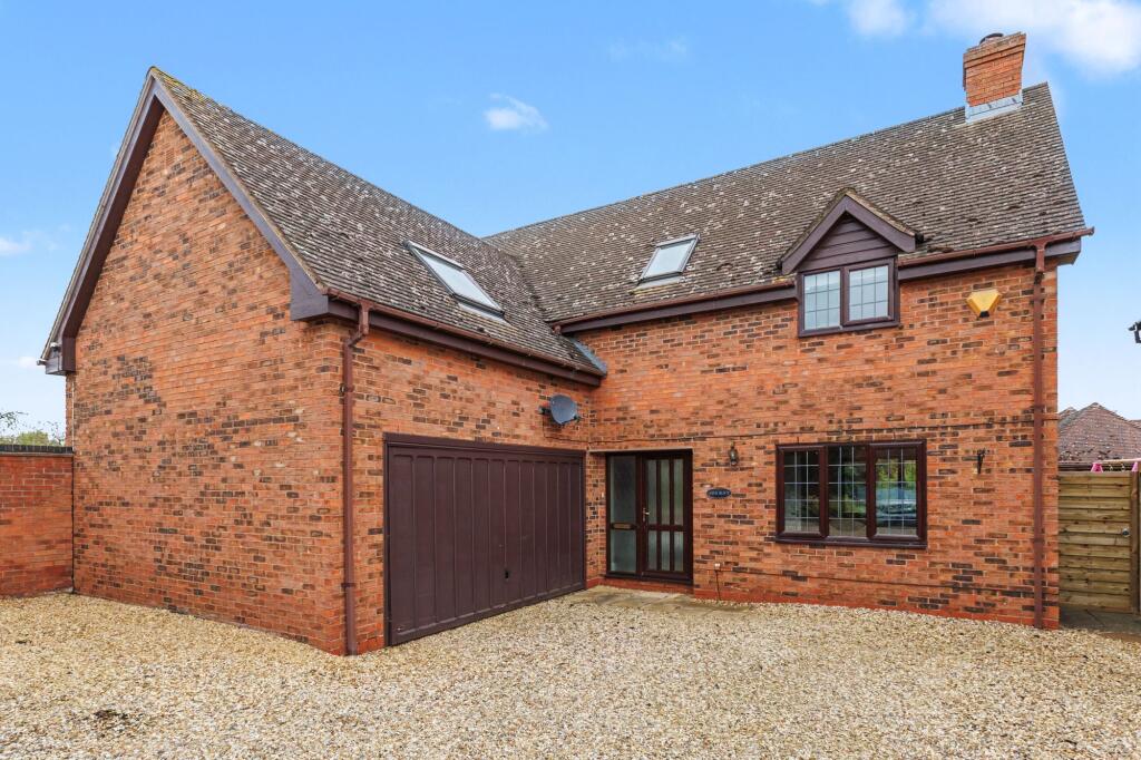 Main image of property: Warwick Road, Stratford-Upon-Avon, CV37