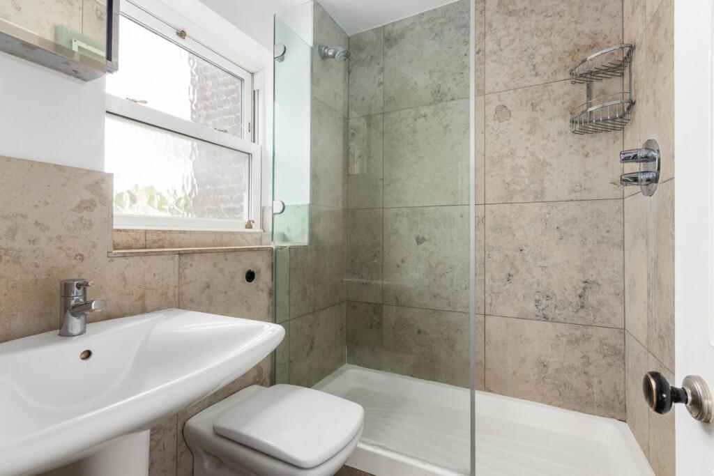 Apartment in London - View 5