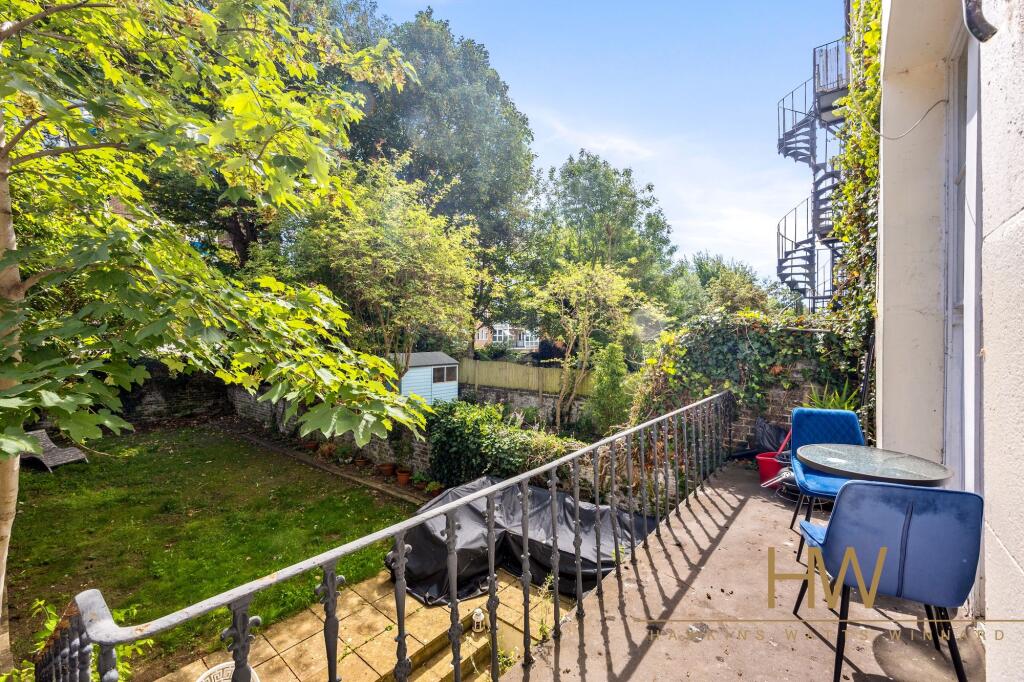 Apartment in Hove, Brunswick - View 2