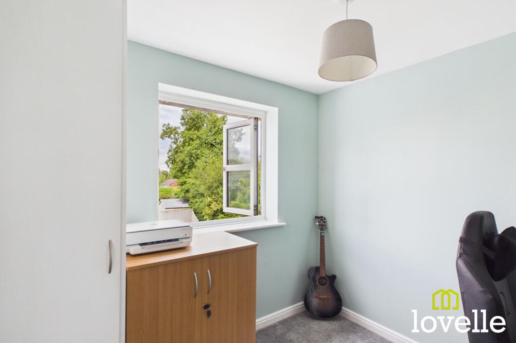 House in Hull - View 4
