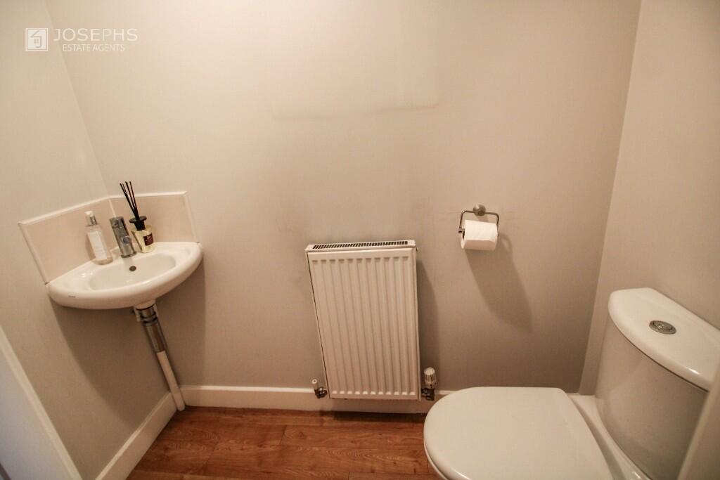 House in Bolton - View 5