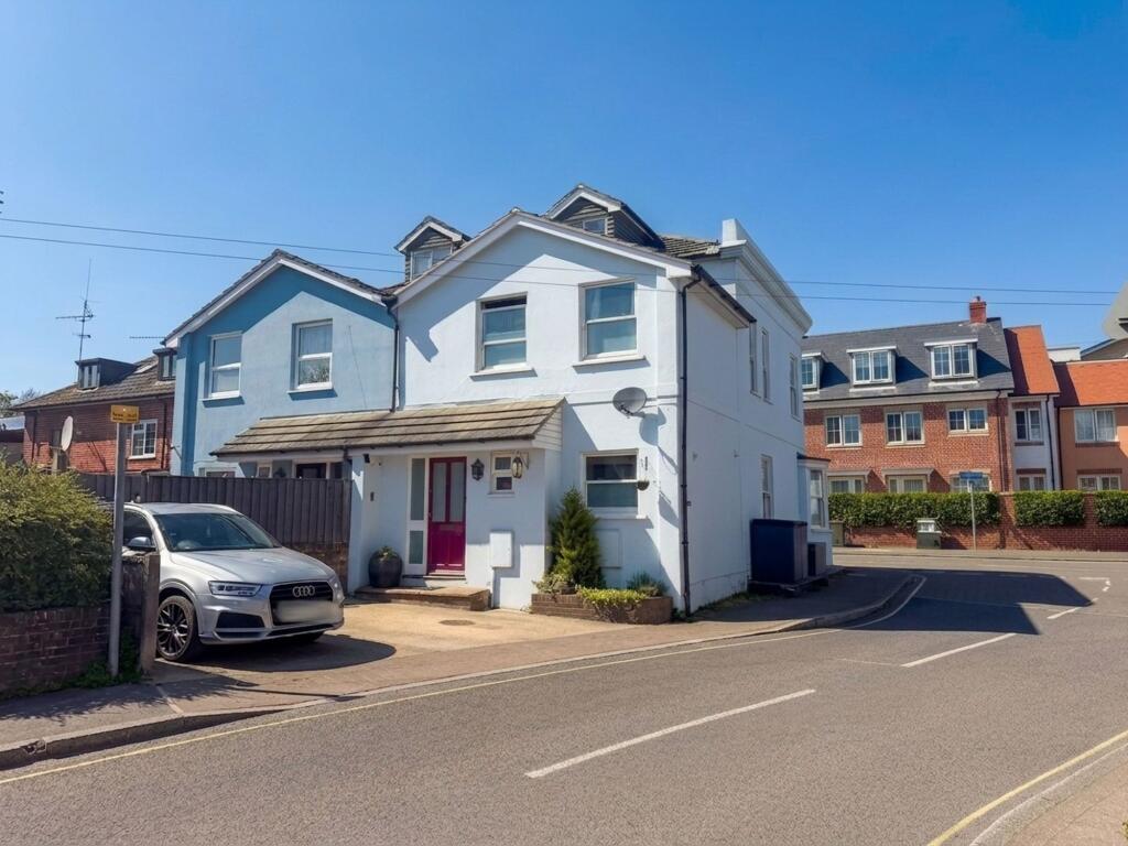 Main image of property: South Street, Hythe, SO45