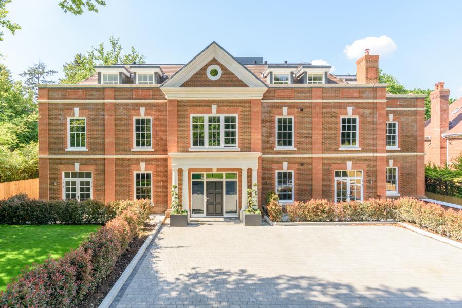 Main image of property: London Road, Sunningdale, Ascot SL5 9RY