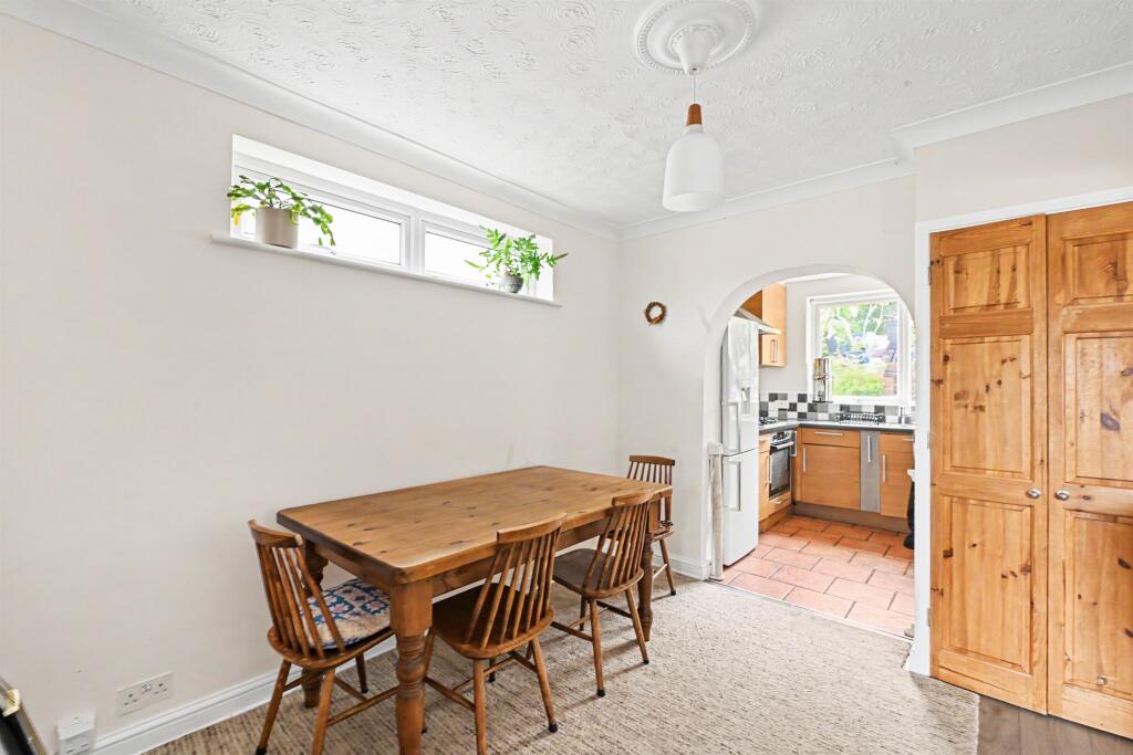 House in Dacorum, Northchurch - More