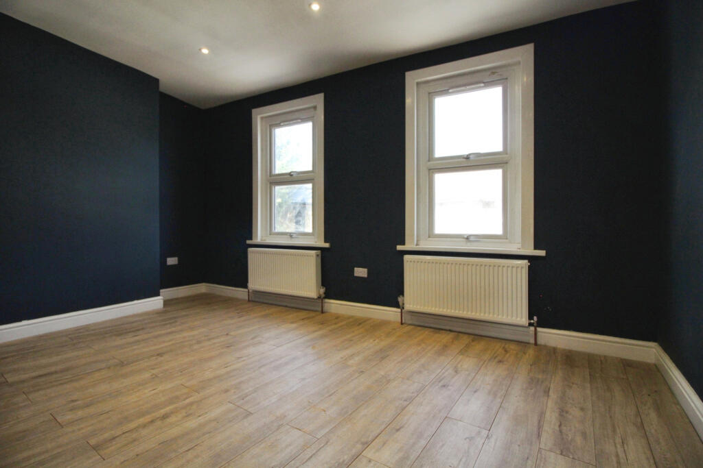 2 bedroom end of terrace house for rent