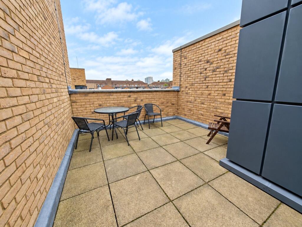 House in London - View 5