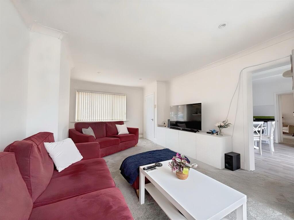 House in Southend-on-Sea - View 4