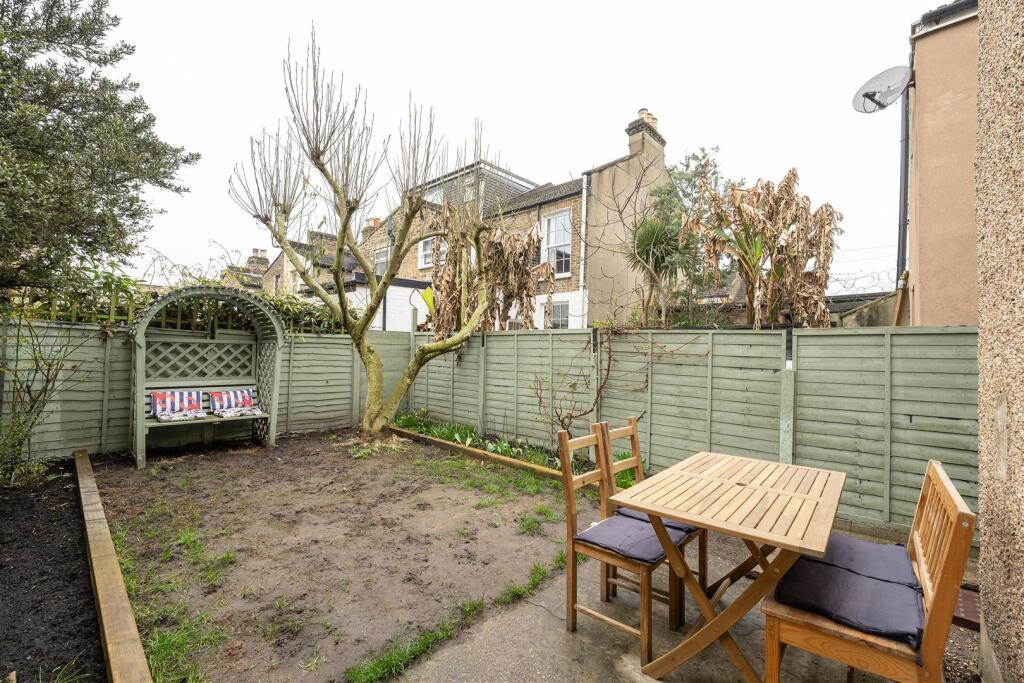 Cann Hall Road, Leytonstone photo 3