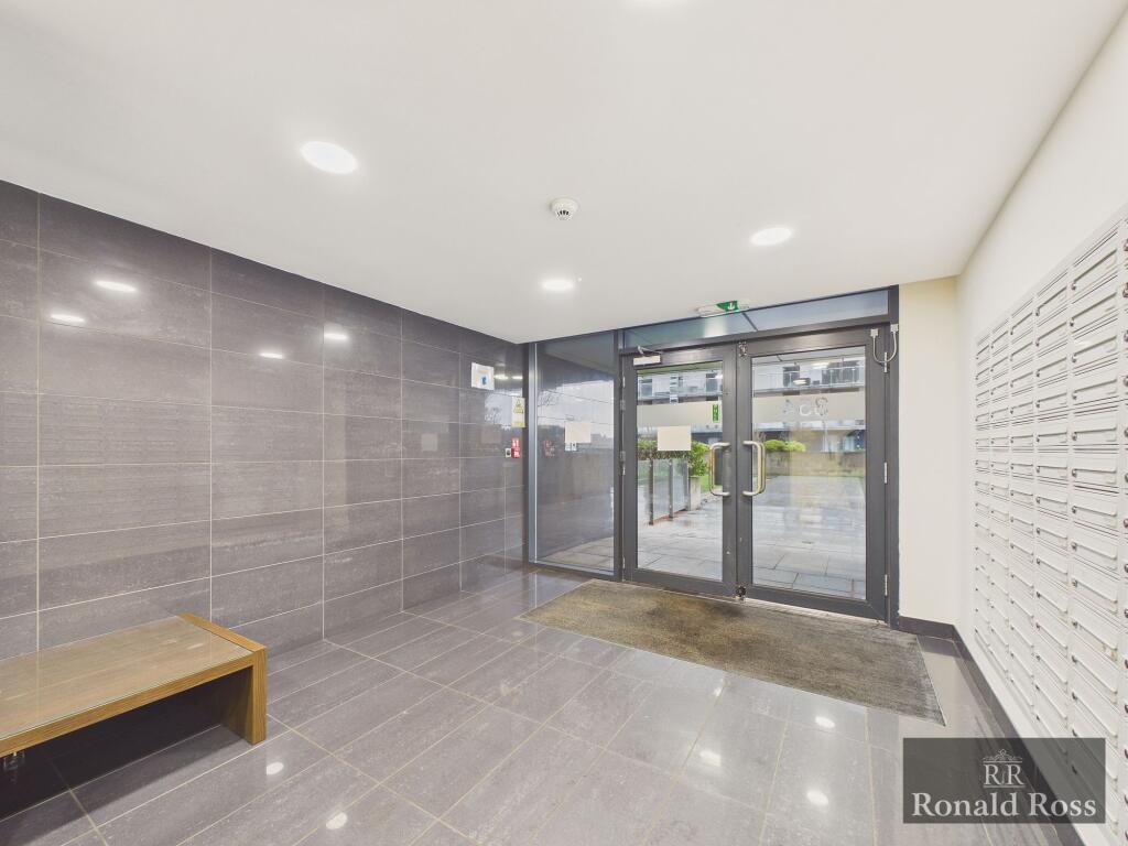 Apartment in Glasgow - View 2
