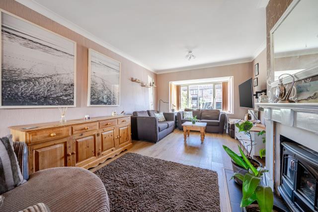 Alexander Road, Thatcham - View 6