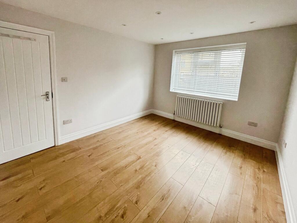 House in London, Mill Meads, Canning Town - View 5