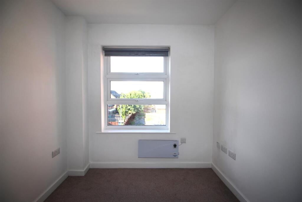 Apartment in Manchester, Newton Heath - More