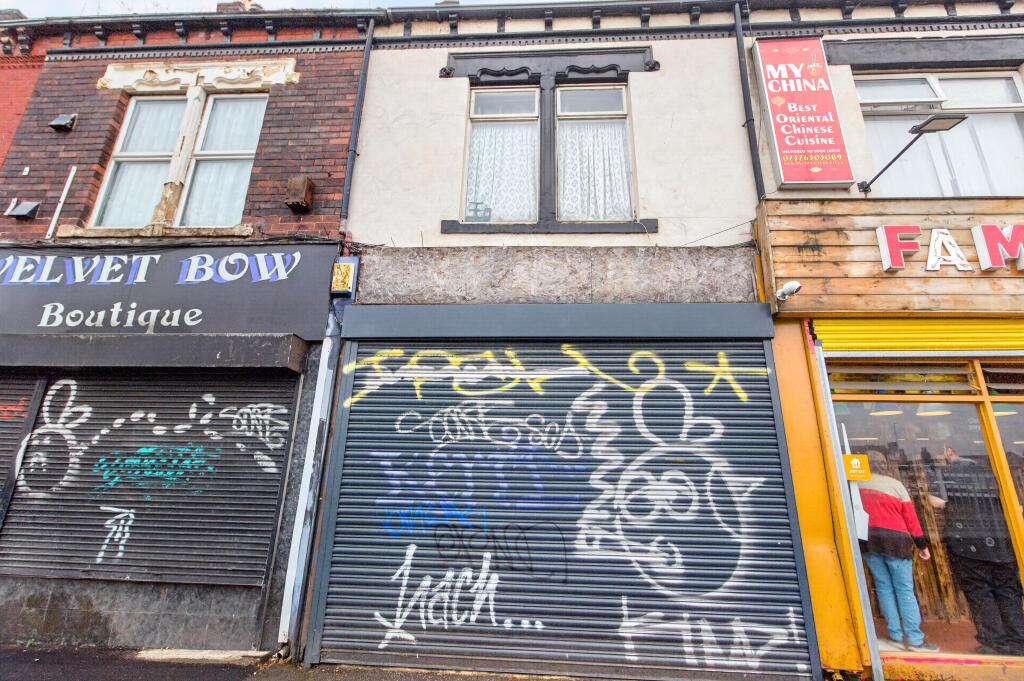 Main image of property: 208 York Road, Leeds, West Yorkshire LS9 9LN