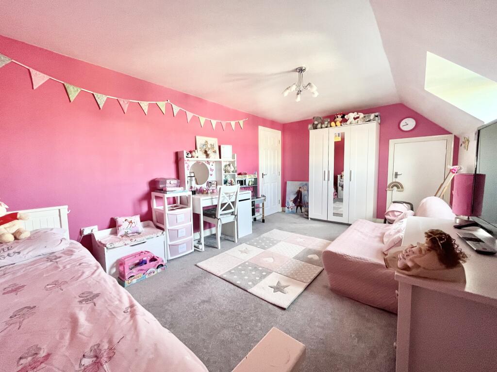 Additional image 19 of Hawks Rise, Yeovil, Somerset - Four Double Bedrooms