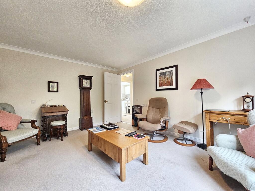 Spring Meadows, Midhurst, West Sussex, GU29 photo 4