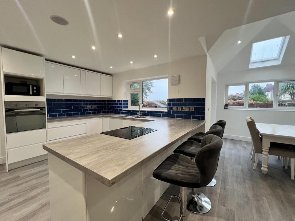 Main image of property: Tenth Avenue, Bristol