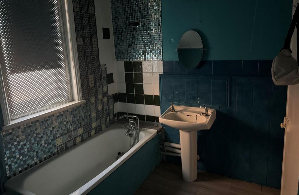 Apartment in Portsmouth, North End - View 3
