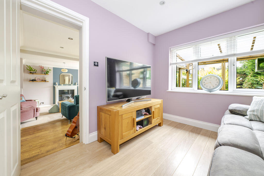 House in Wealden, Heathfield and Waldron - More