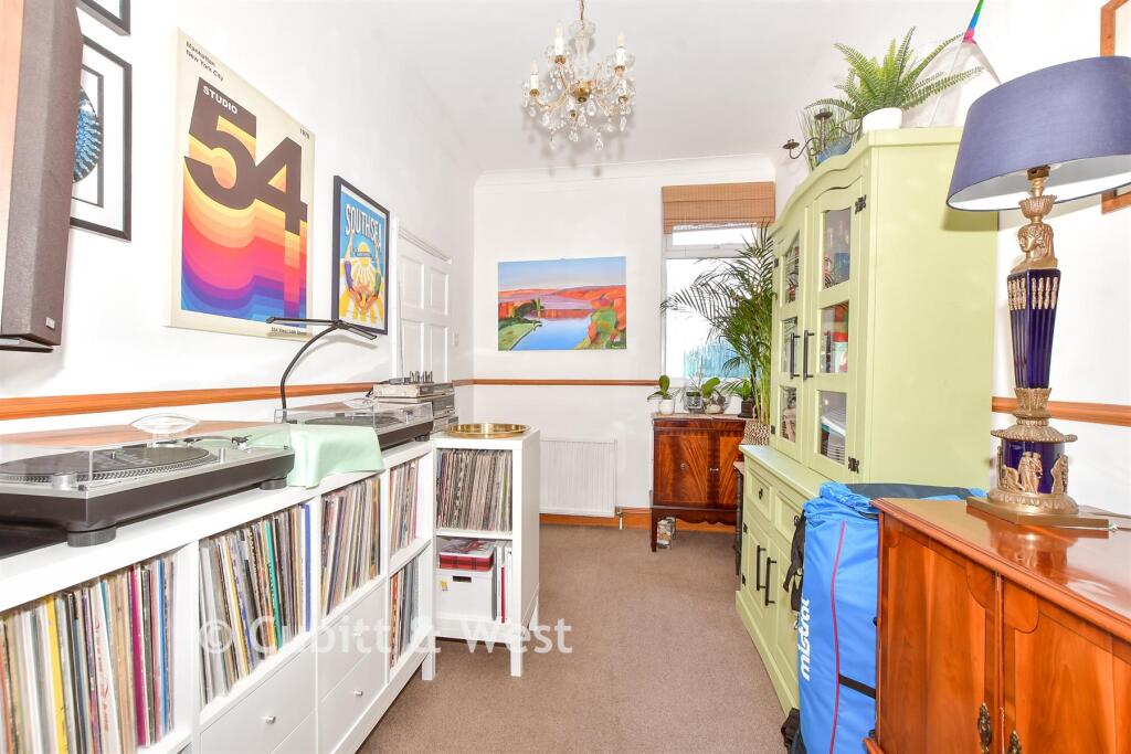House in Portsmouth - More