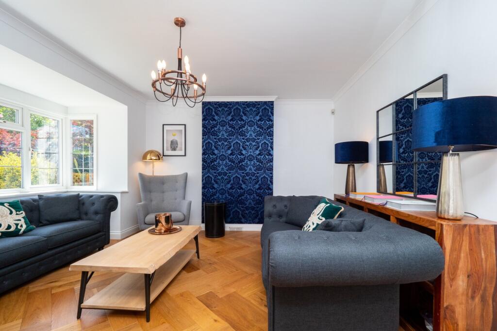 House in Sutton - View 2