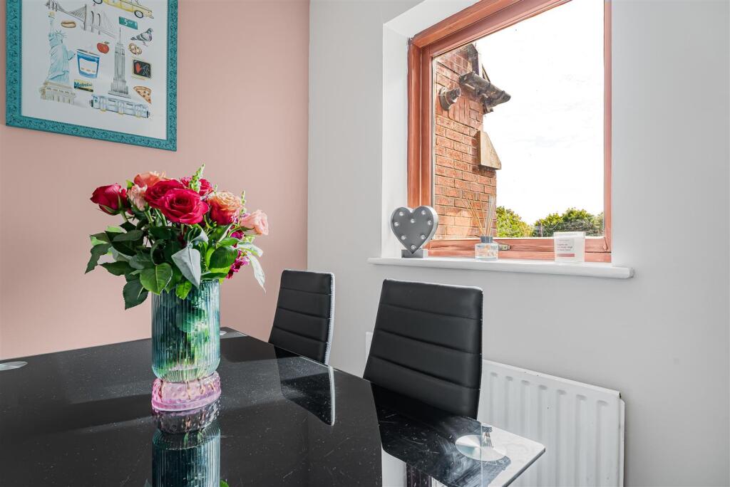 Apartment in St Albans - More