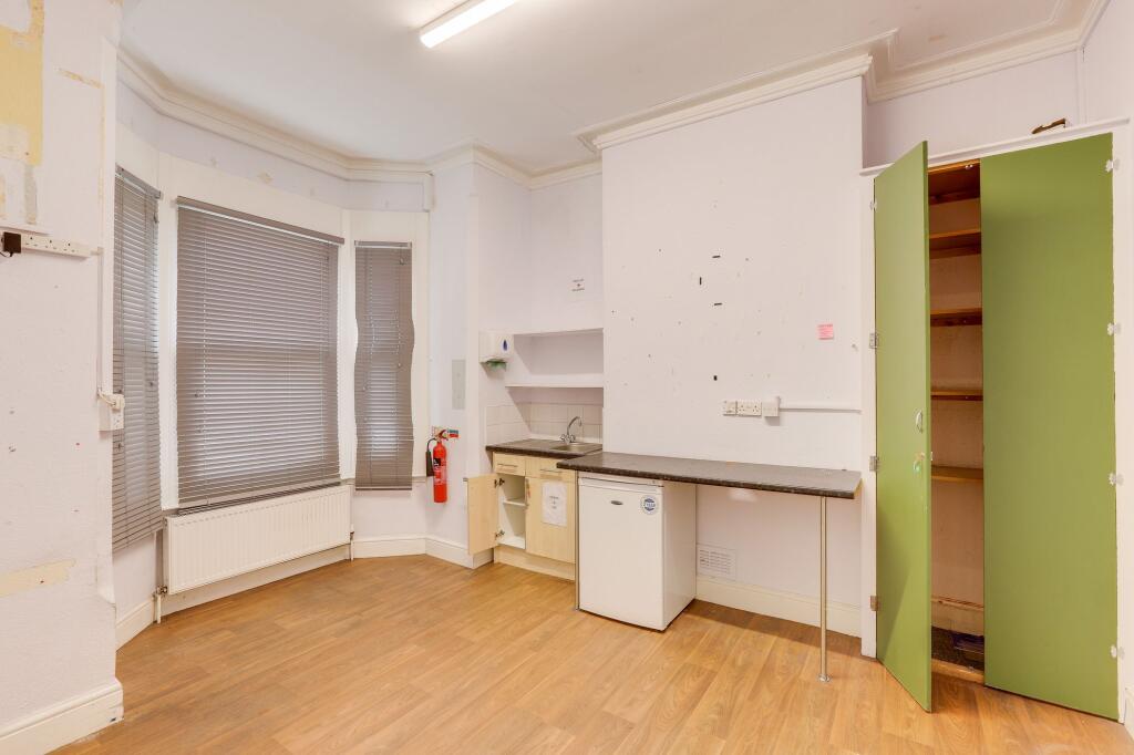 All Saints Terrace, Nottingham, NG7 - View 6