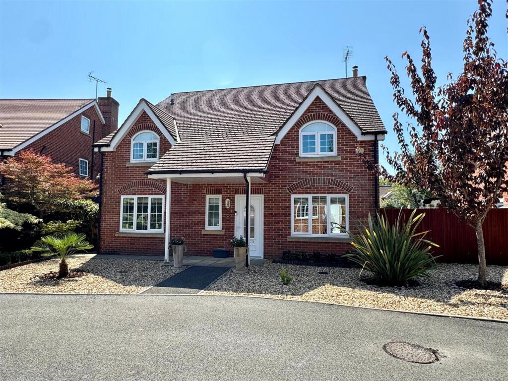 5-bed detached on Chalford Grange, Fareham, £715,000