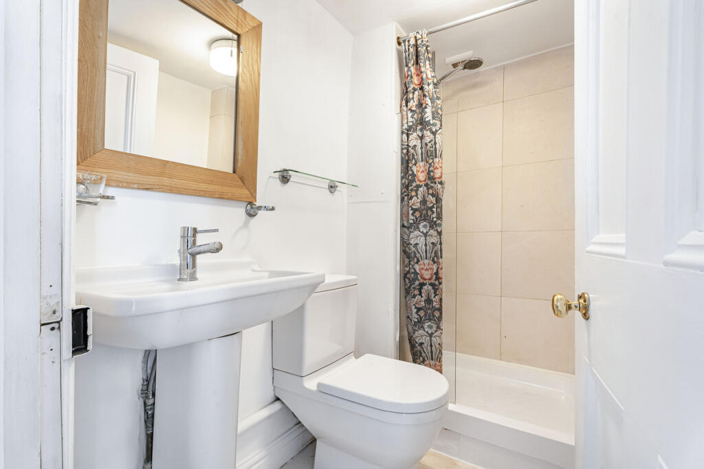 Apartment in Vale of White Horse, Caldecott, Abingdon on Thames - More
