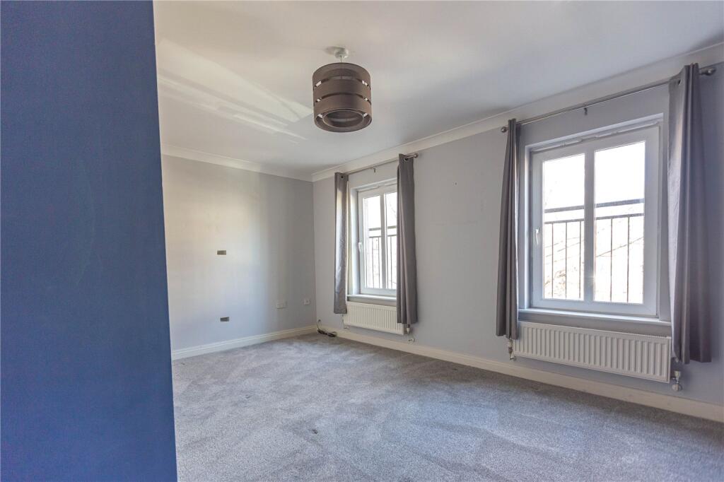 5 bedroom terraced house for rent