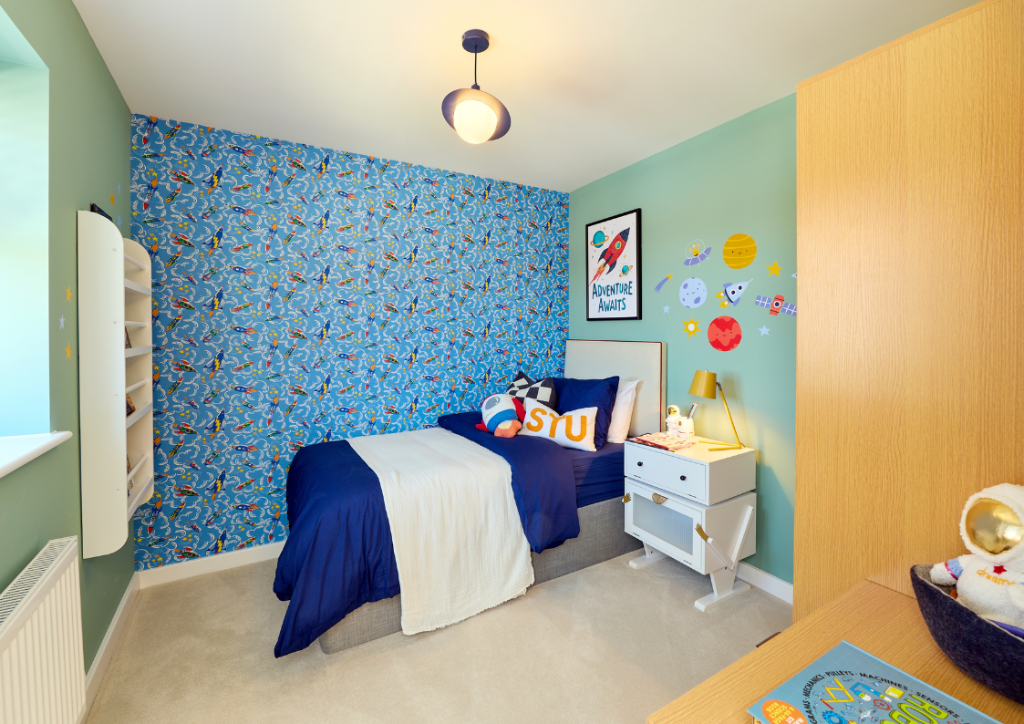 House in Broxbourne, Hammond Street - More