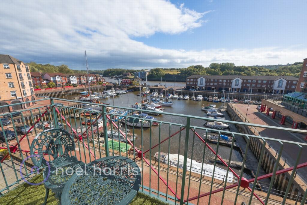 Apartment in Newcastle upon Tyne - More