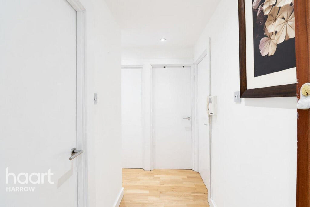 Apartment in Harrow - More