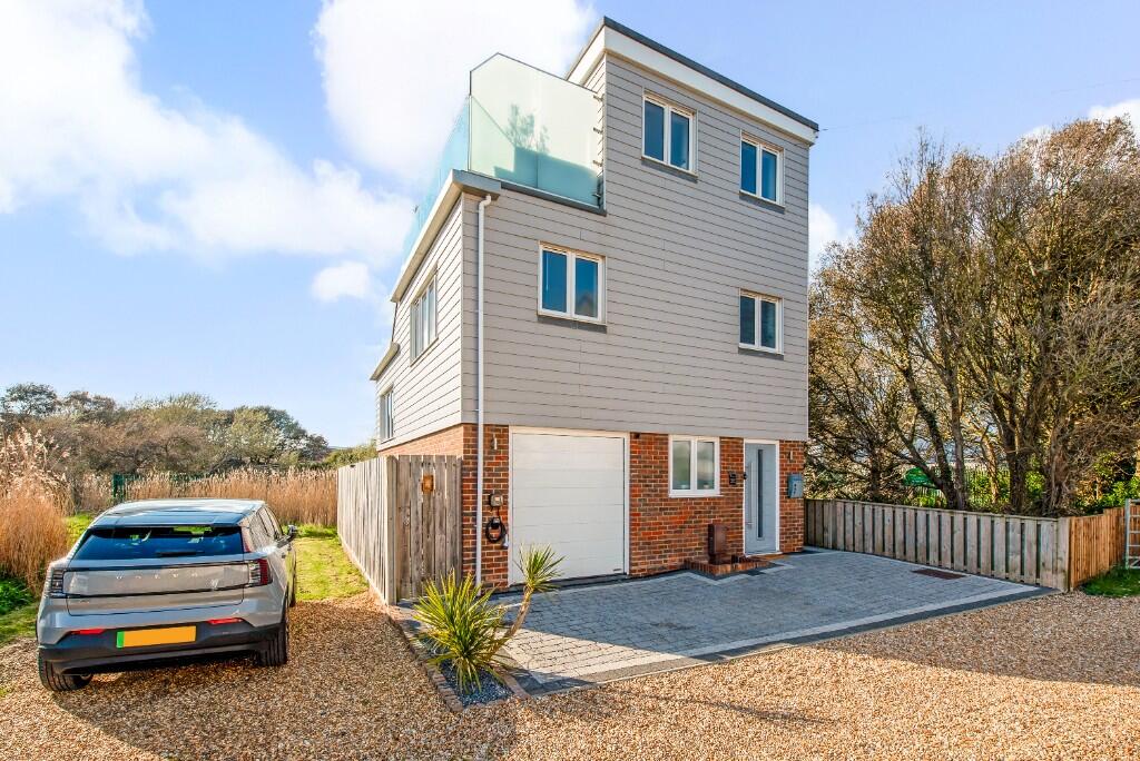 Main image of property: Longbrook, Felpham, Bognor Regis, West Sussex, PO22
