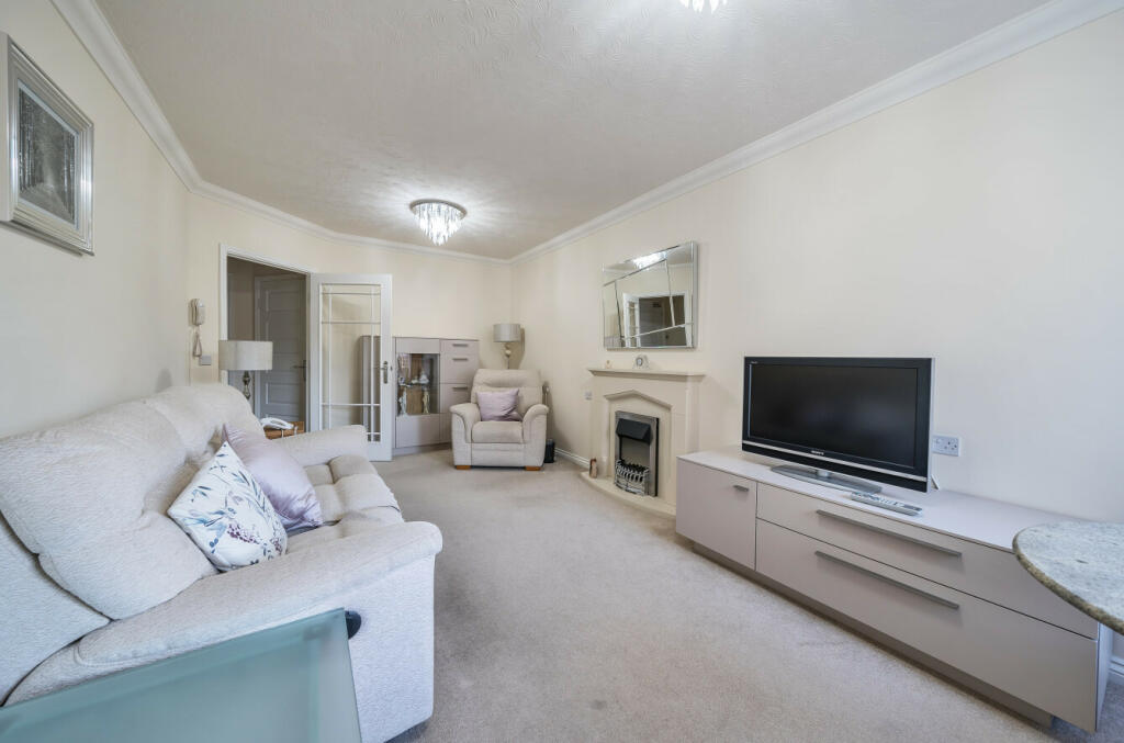 Apartment in East Hertfordshire, Bishop's Stortford - View 5